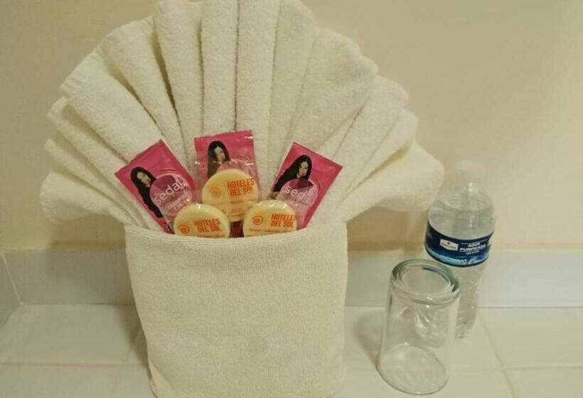 带2个双人床的标准工作室, Suites Del Sol