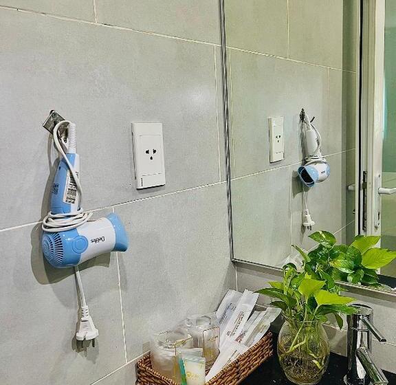 اتاق لوکس سه تخته, A25 Hotel   142 Bùi Thị Xuân