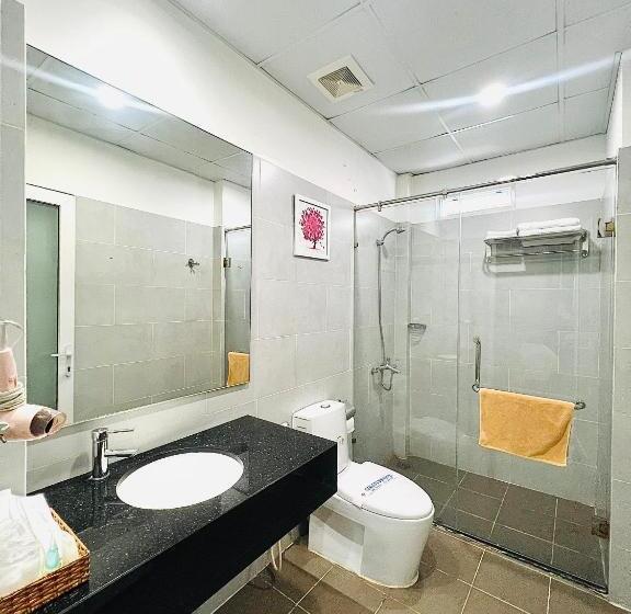 اتاق لوکس سه تخته, A25 Hotel   142 Bùi Thị Xuân