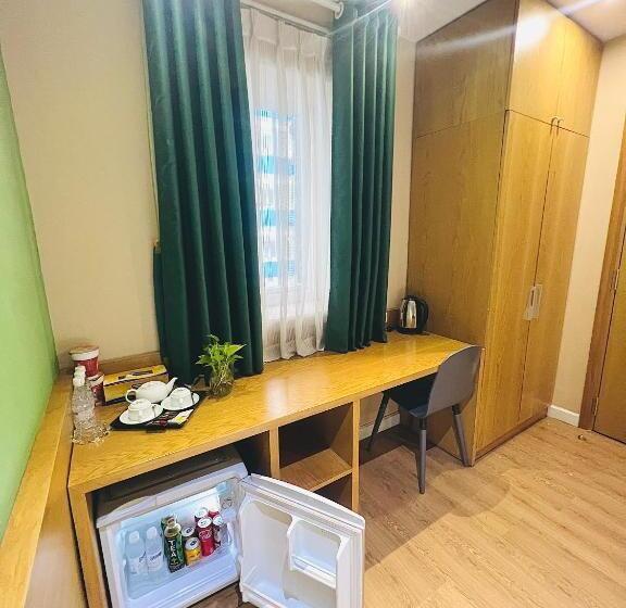 اتاق لوکس سه تخته, A25 Hotel   142 Bùi Thị Xuân