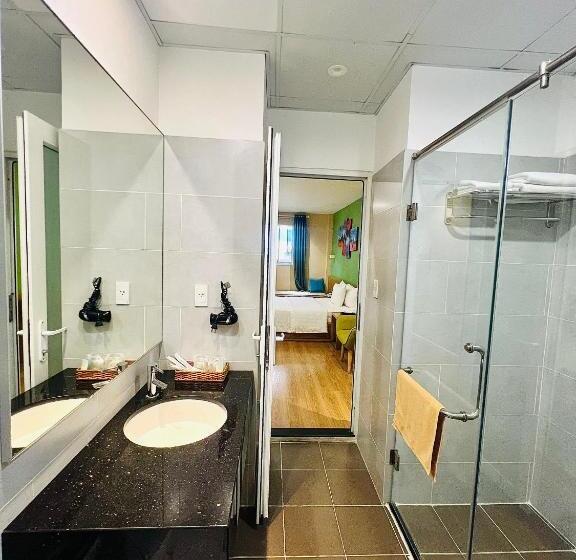 اتاق لوکس با تخت بزرگ, A25 Hotel   142 Bùi Thị Xuân