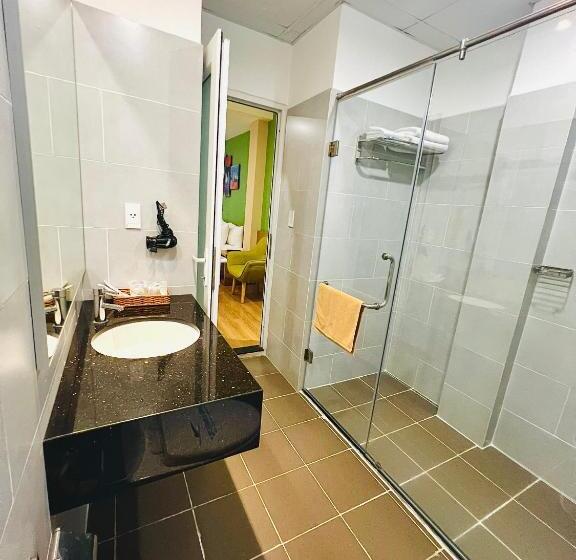 اتاق لوکس با تخت بزرگ, A25 Hotel   142 Bùi Thị Xuân