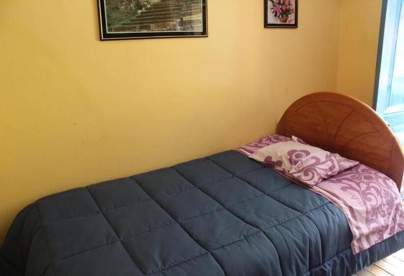 标准单人间, Las Portadas