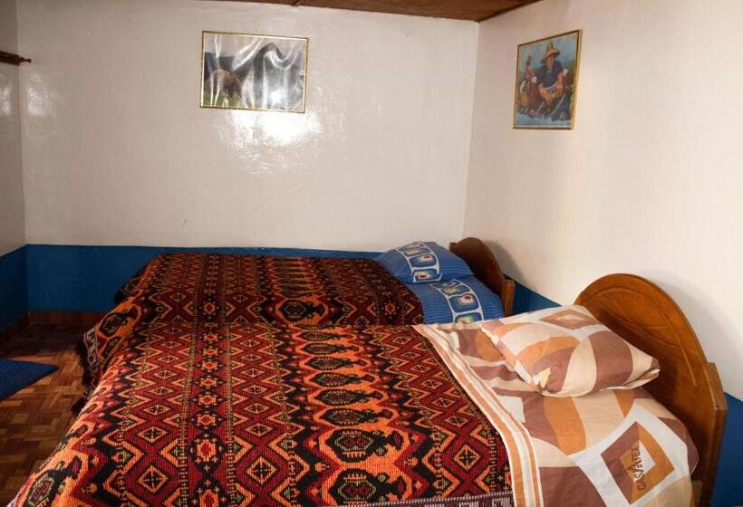 四人标准间, Las Portadas