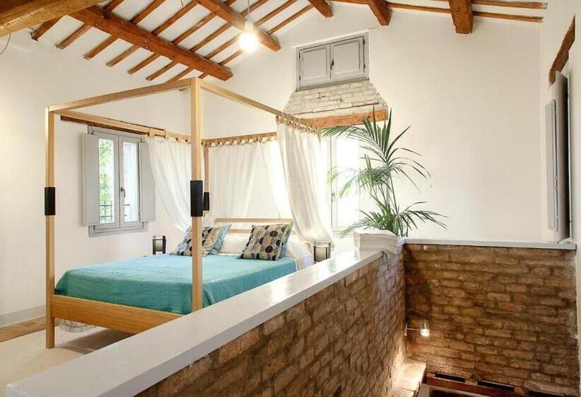 デラックスルーム, Maison022