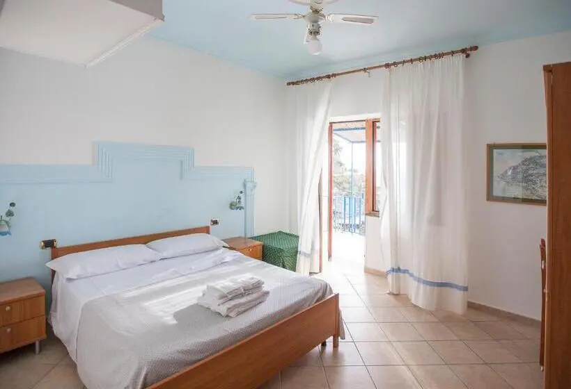 اتاق استاندارد با بالکن و چشم‌انداز دریا, Oasi Relais