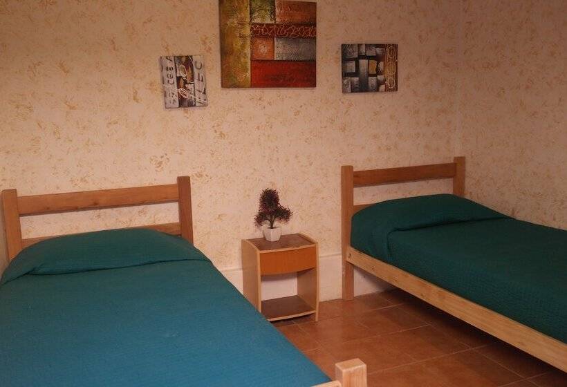 バス共有のスタンダードルーム, Hostel El Toconar