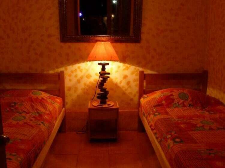バス共有のスタンダードルーム, Hostel El Toconar
