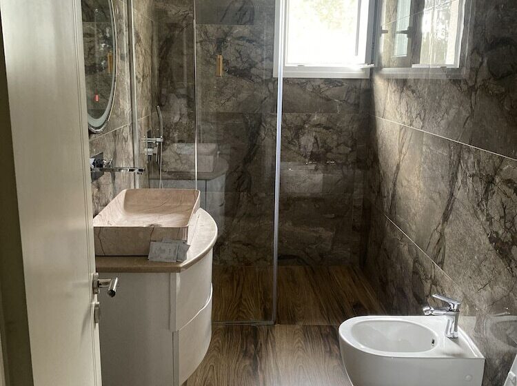 标准间, Red Apple