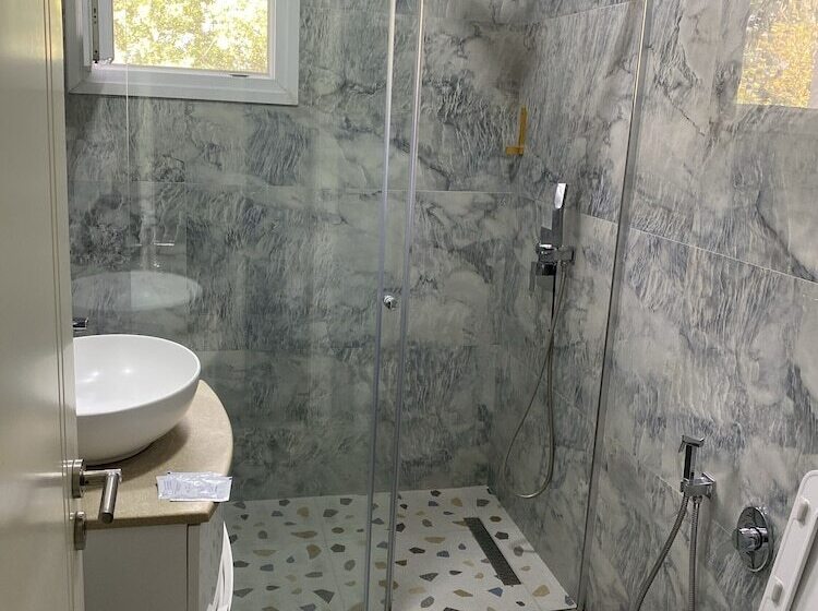 标准间, Red Apple