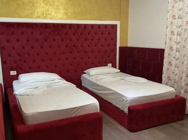 Quarto Triplo Standart, Red Apple