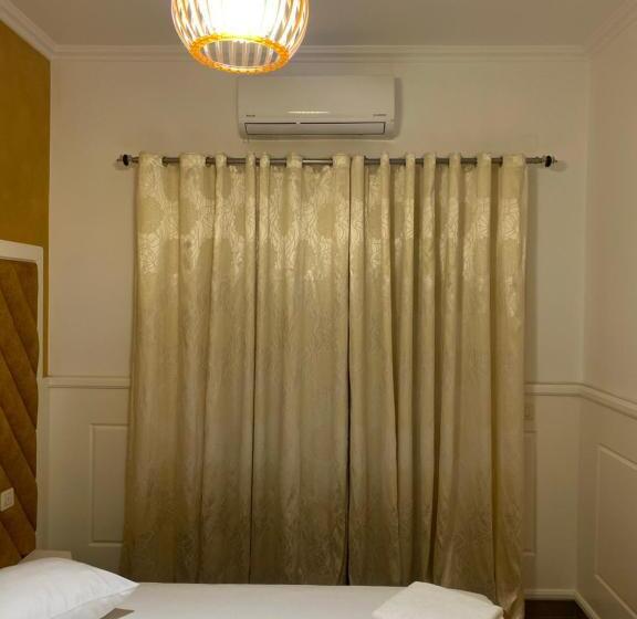 标准间, Red Apple