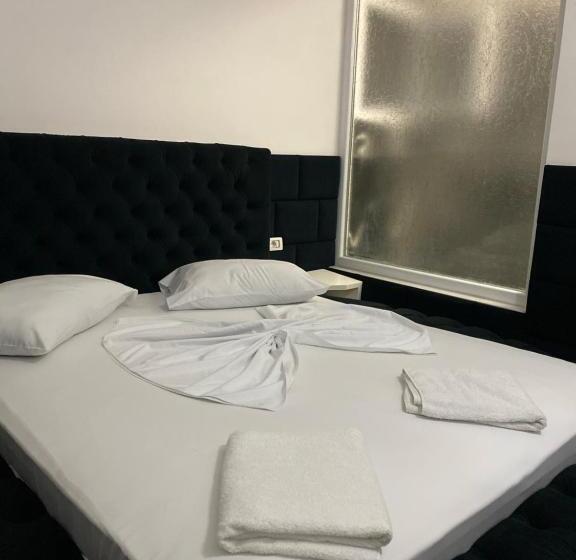 标准间, Red Apple