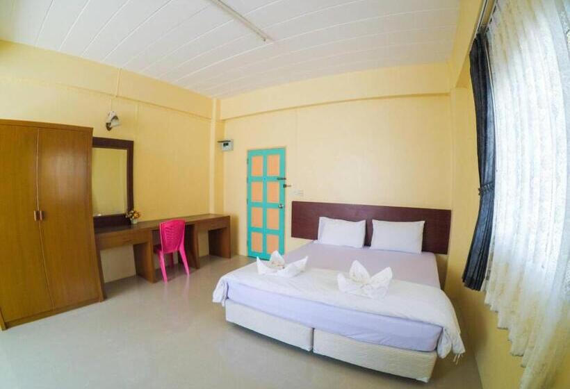 חדר דלוקס לשלושה, Wansiri Mansion