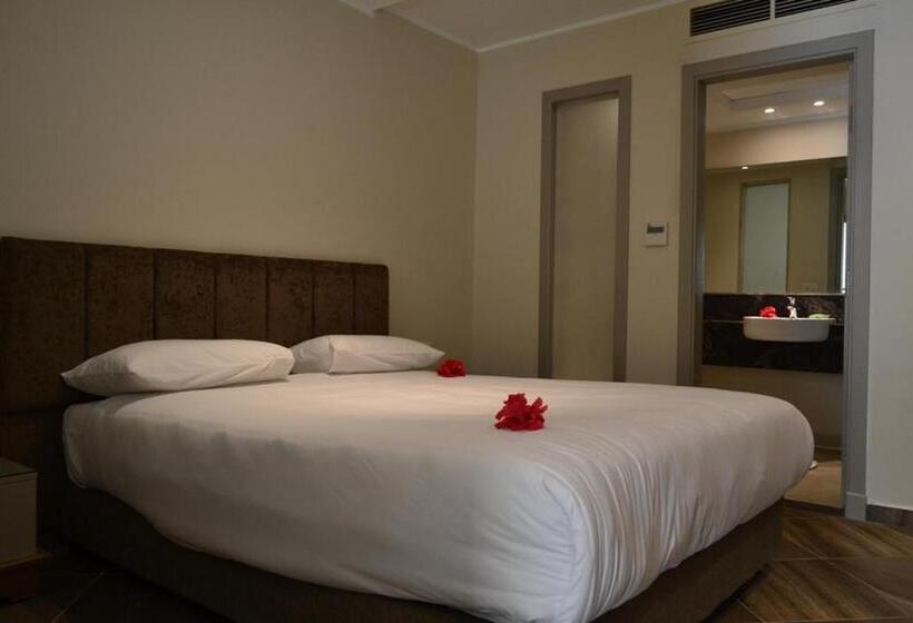 اتاق لوکس با تخت بزرگ, Rivoli Suites