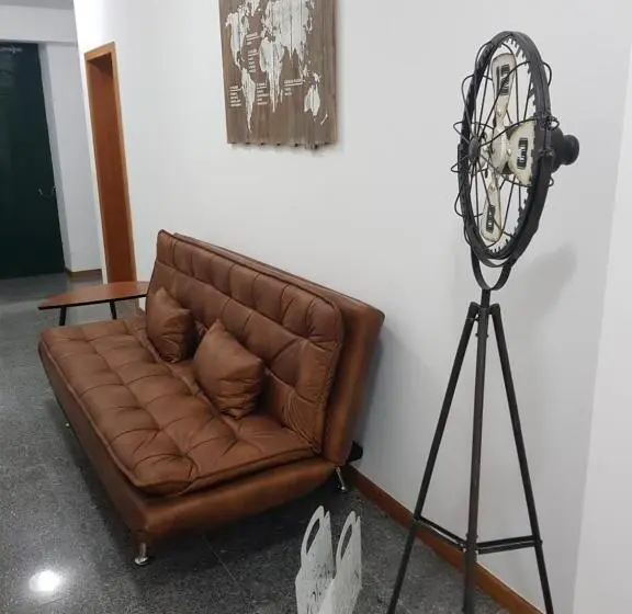 Standard-studio, Travellers Pearl By Storytellers