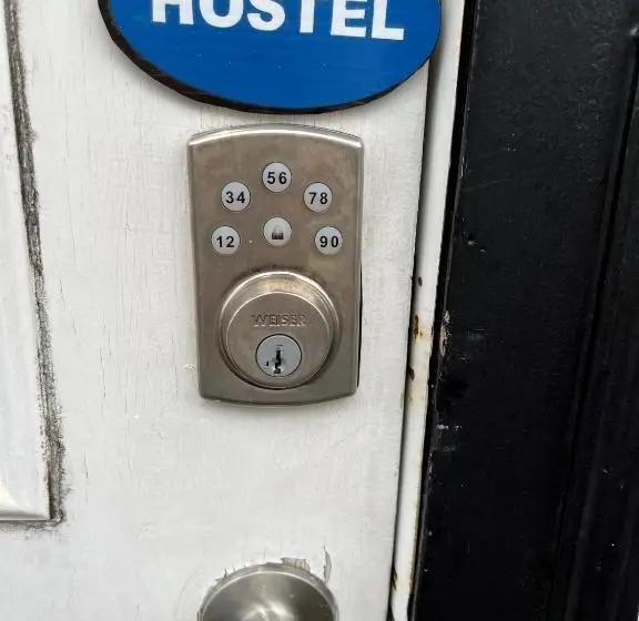 ファミリールーム, Char's Landing Hostel