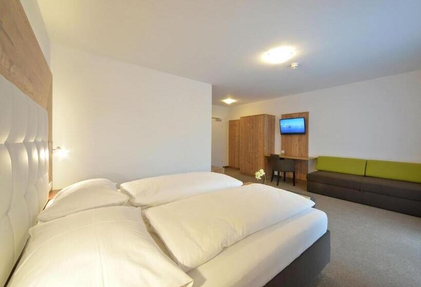 Comfort room with balcony, Berghof