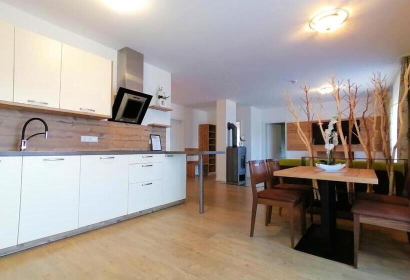 جناح عائلي, Berghof