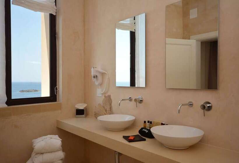 סוויטת ג'וניור נוף לים, I Bastioni San Domenico   Boutique