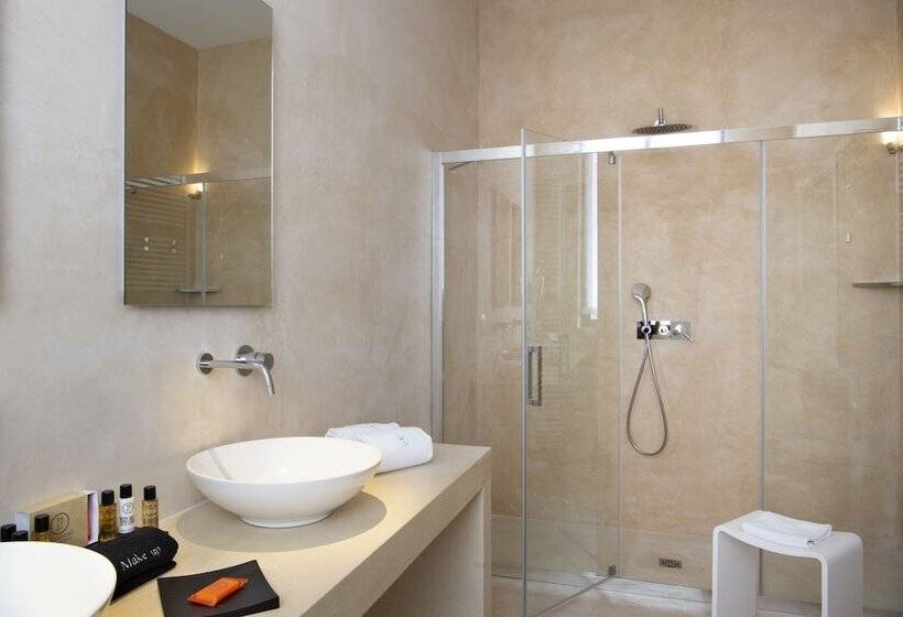 جناح جونيور مطلّ علي البحر, I Bastioni San Domenico   Boutique