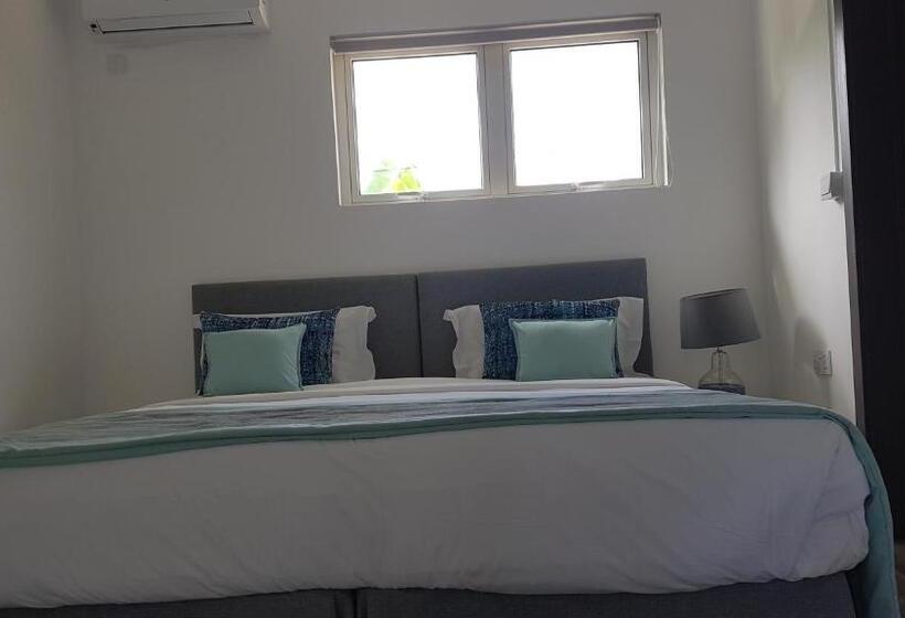 اتاق اکونومی, La Mariposa Mauritius