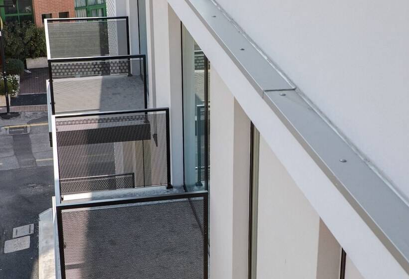 标准间带阳台, Maisonme Boutique