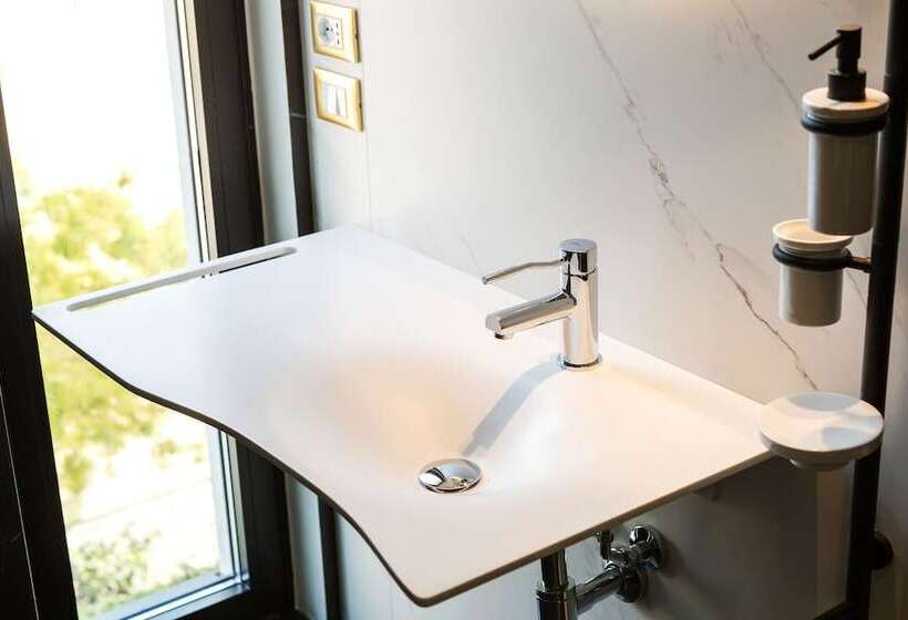 标准间带阳台, Maisonme Boutique