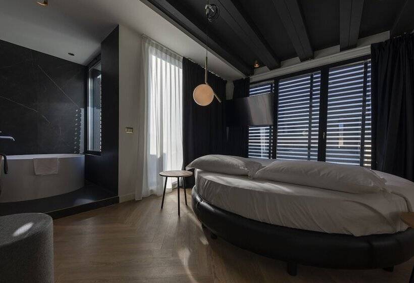 豪华湖景房, Maisonme Boutique