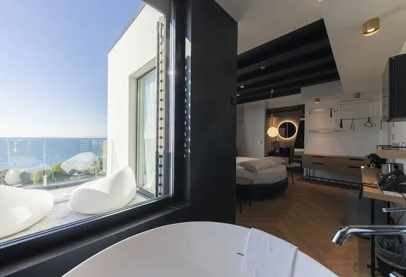 レイクビューデラックスルーム, Maisonme Boutique Hotel   Adults Only