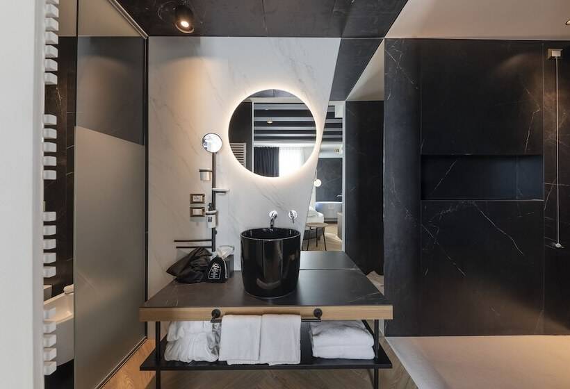 豪华湖景房, Maisonme Boutique