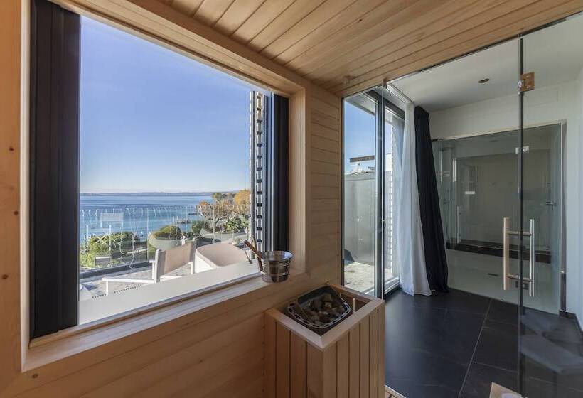 豪华湖景房, Maisonme Boutique