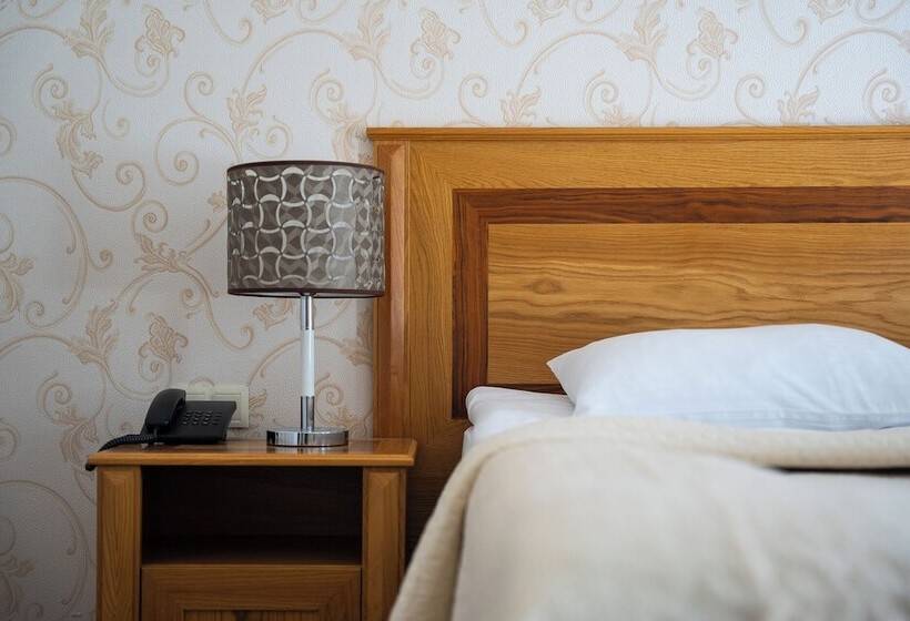 חדר סטנדרט לשלושה, Sno Inn Kazbegi
