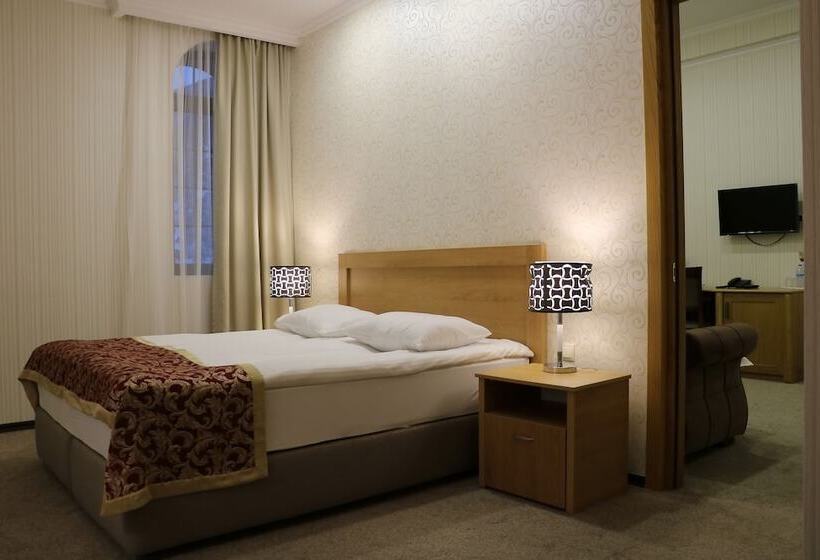 סוויטה משפחתית, Sno Inn Kazbegi