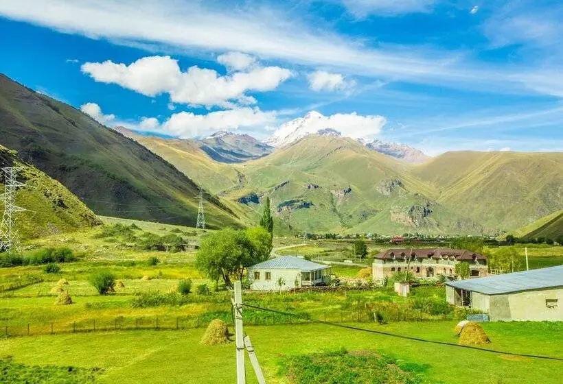 سوییت خانوادگی, Sno Inn Kazbegi