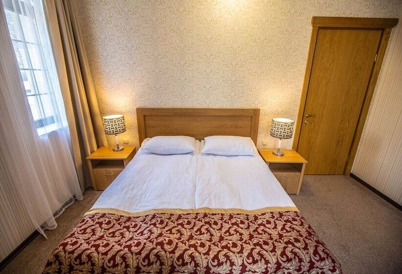 סוויטה משפחתית, Sno Inn Kazbegi