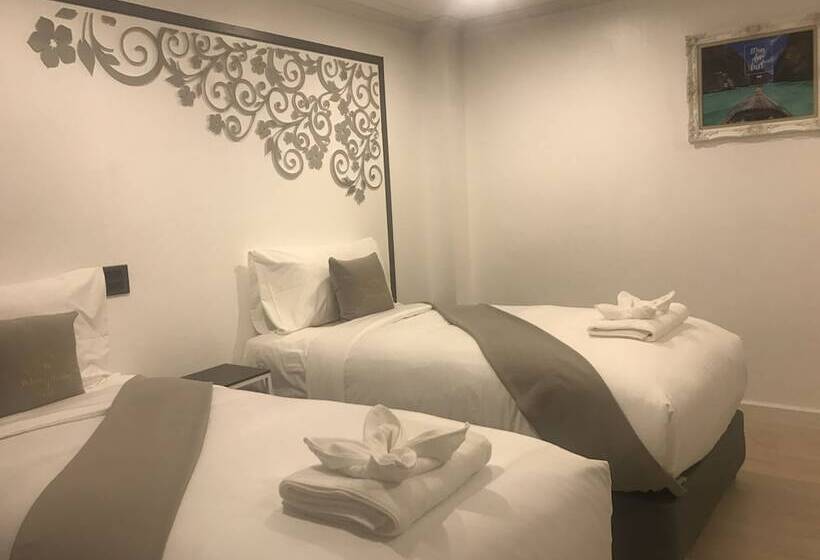 Номер Superior, White House