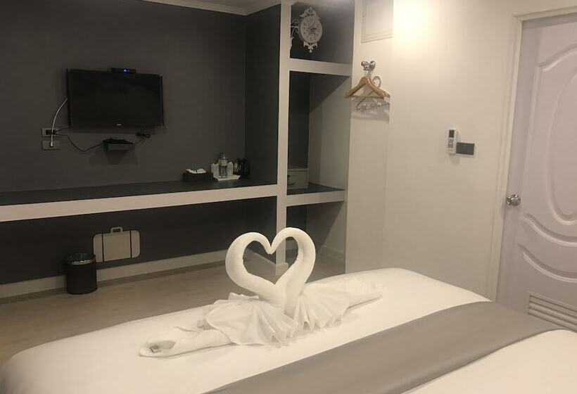 Номер Superior, White House