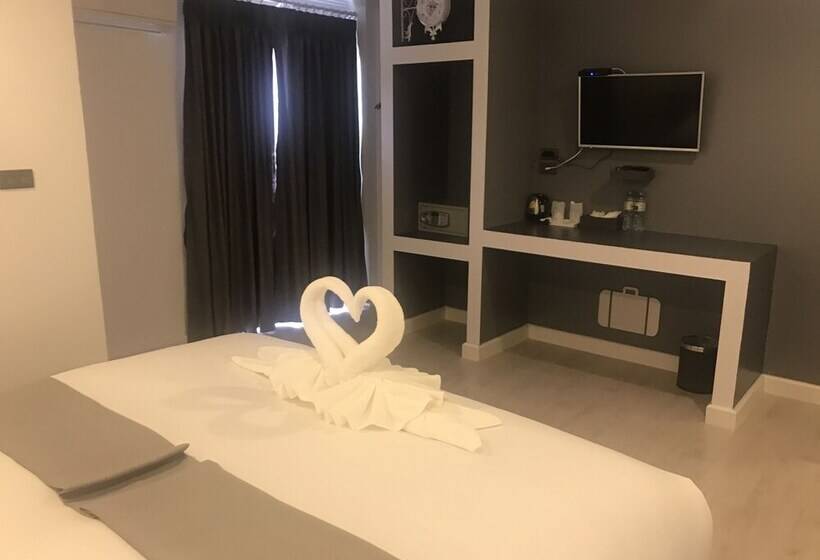 Номер Superior, White House