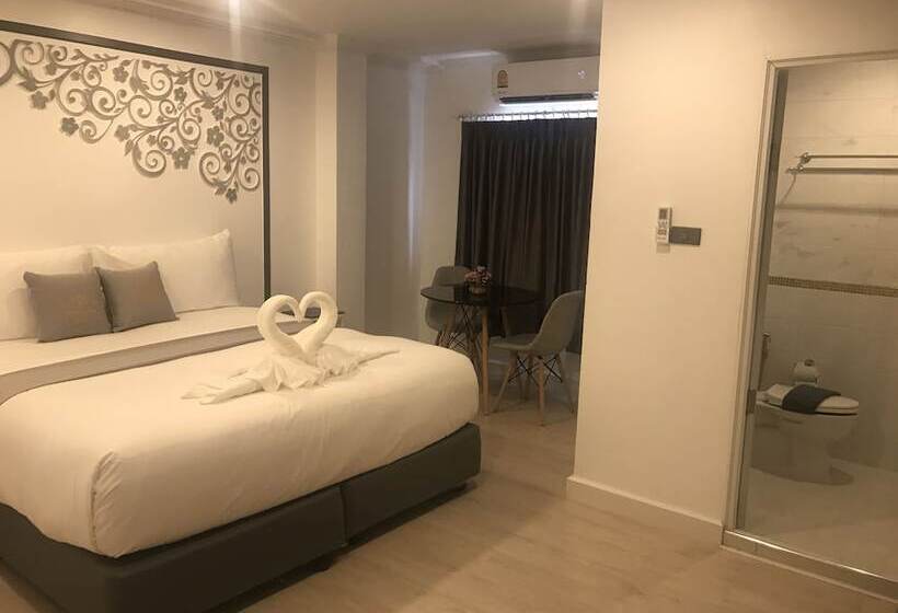 Номер Superior, White House