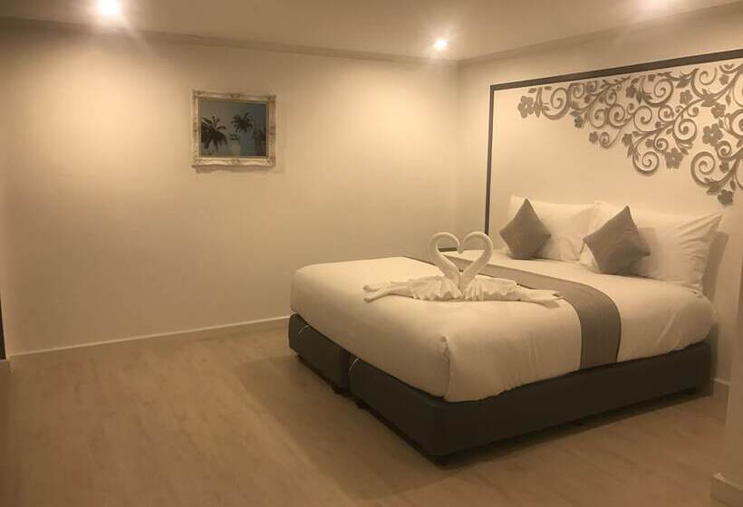 Номер Superior, White House