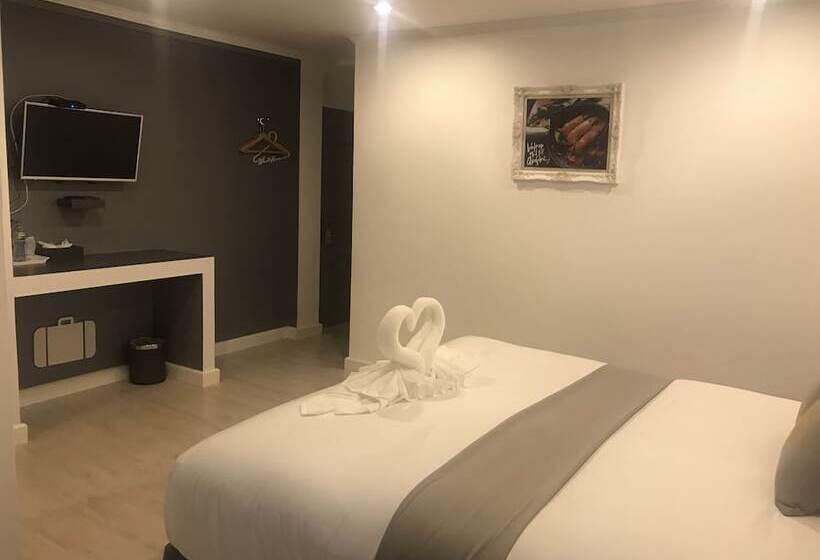 Номер Superior, White House