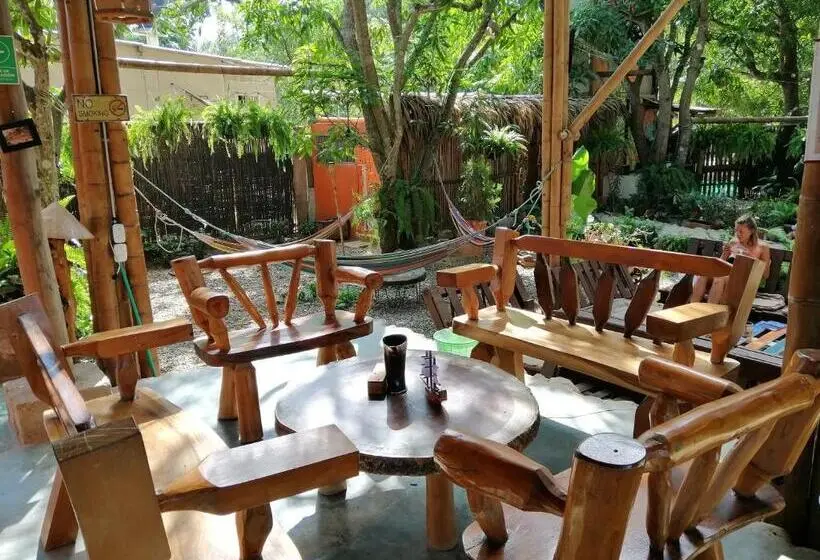 スタンダードルーム, La Natura Hostel & Pool