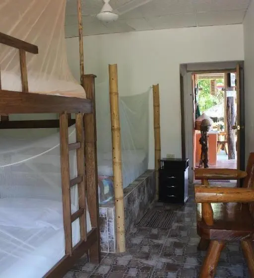 スタンダードルーム, La Natura Hostel & Pool