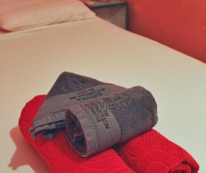 اتاق استاندارد, Twin Fin Hostels