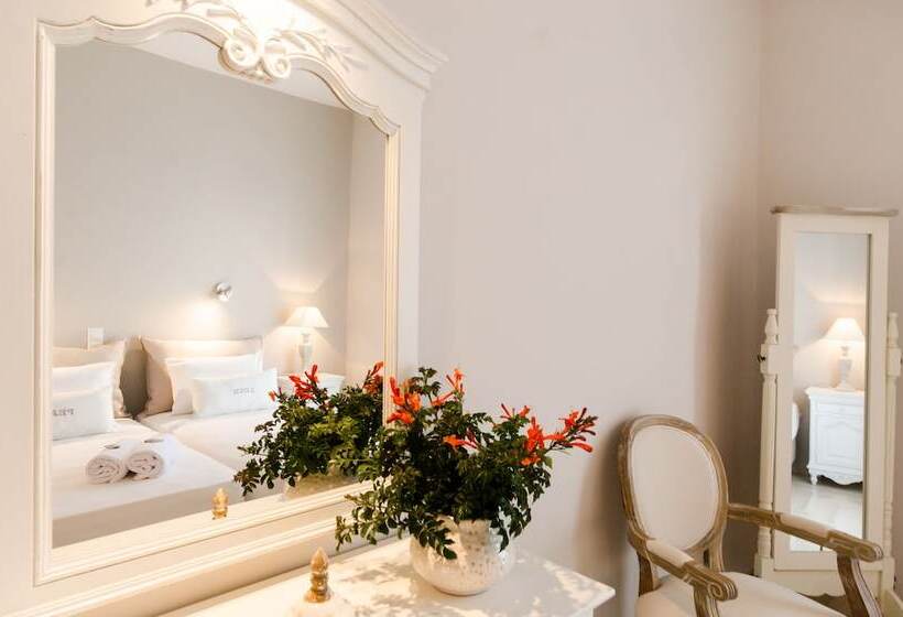 スーペリアトリプルルーム, Anna Platanou