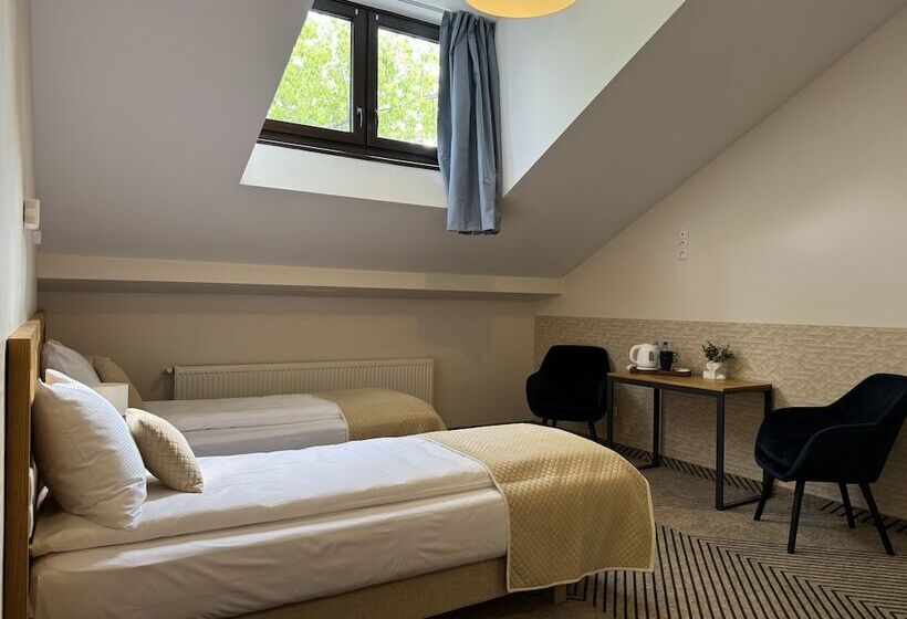 豪华房间, Iris Apart