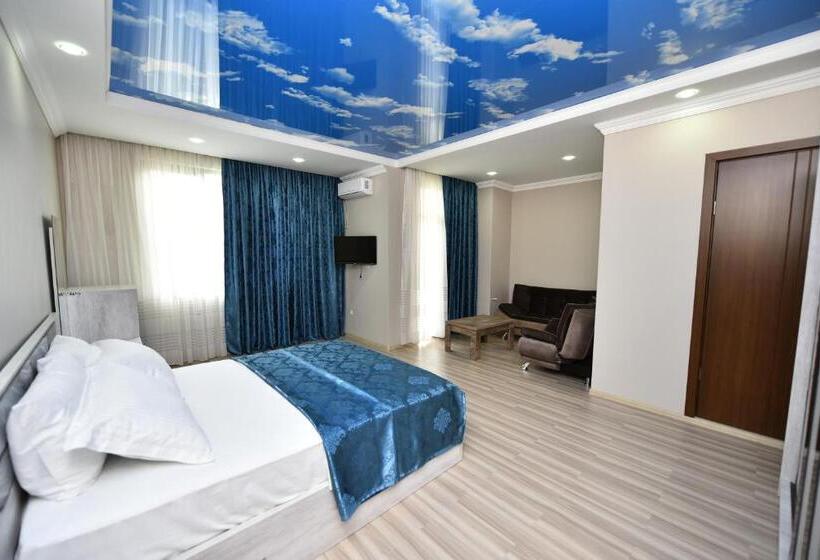 سوییت جونیور, Skyline Batumi