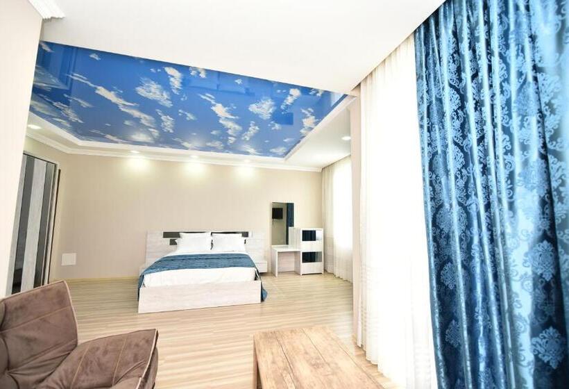 سوییت جونیور, Skyline Batumi