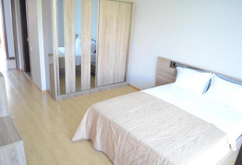 اتاق استاندارد با تخت بزرگ, Skyline Batumi